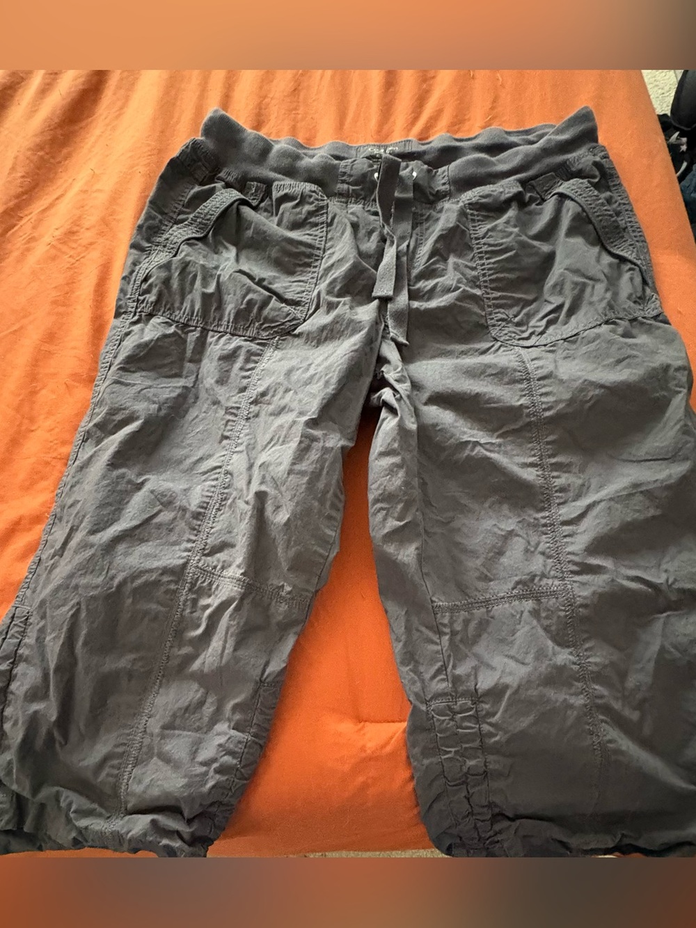 Calvin Klein Women's Gray Elastic Waist Cargo Capris